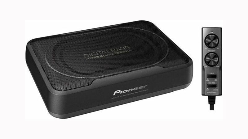 Pioneer TS-WX130da subwoofer box onder de stoel bij VR Car Sound